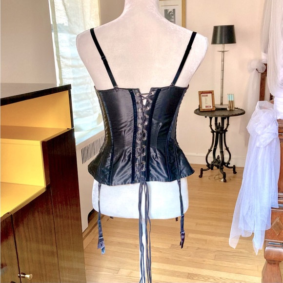 Victoria’s Secret Y2K Beaded Silk Corset - Picture 6 of 8